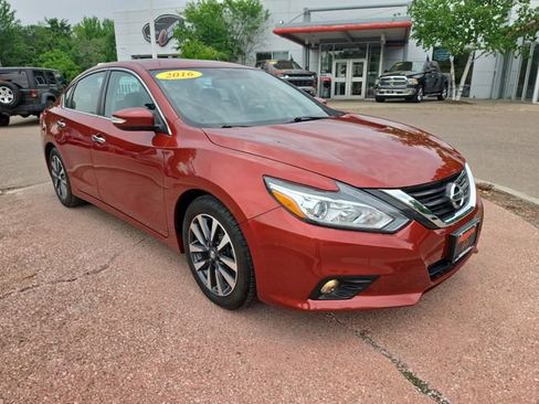 Used 2016 Nissan Altima 2.5 SV w/ Convenience Package FWD image 7