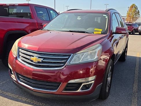 Used 2016 Chevrolet Traverse LT FWD image 1