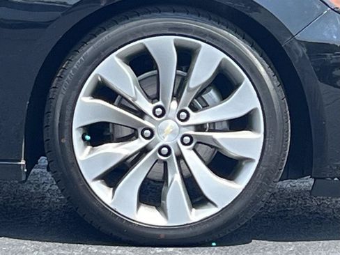 Used 2018 Chevrolet Malibu Premier w/ Premier Sun and Wheel Package FWD image 29