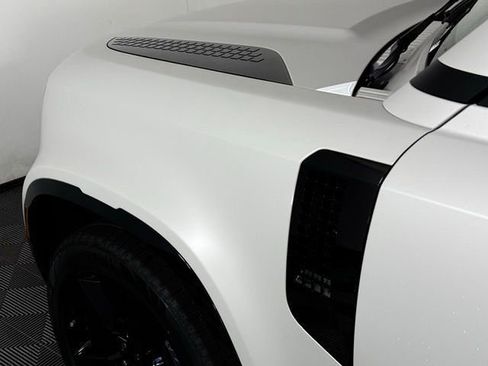 New 2026 Land Rover Defender 110 X-Dynamic SE image 13