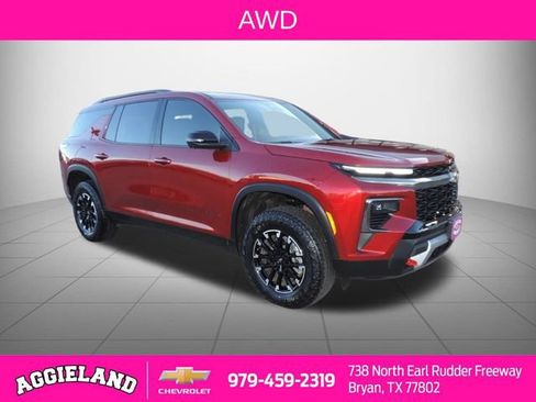 Certified 2025 Chevrolet Traverse Z71 w/ Driver Confidence Package image 1