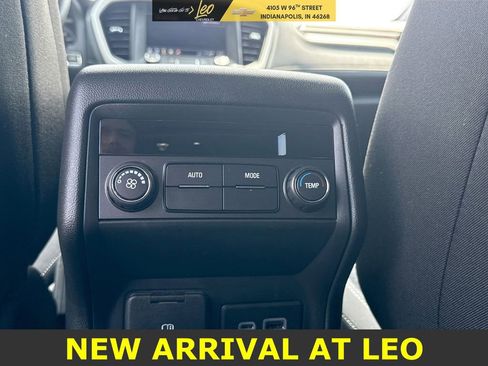 Used 2023 GMC Acadia SLE w/ Driver Convenience Package image 26