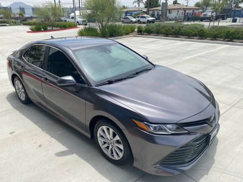 Used 2020 Toyota Camry LE w/ Carpet Mat Package FWD image 37