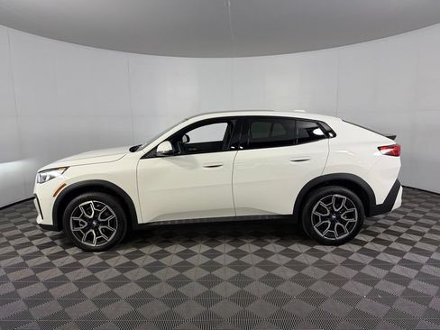 Used 2025 BMW X2 xDrive28i w/ Convenience Package AWD/4WD image 10