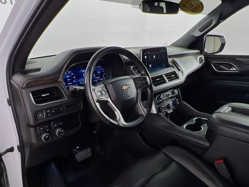 Used 2022 Chevrolet Suburban LT AWD/4WD image 38