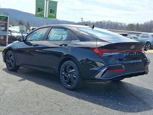 New 2026 Hyundai Elantra SEL Sport image 3