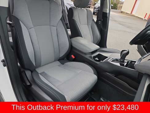 Used 2023 Subaru Outback Premium image 16