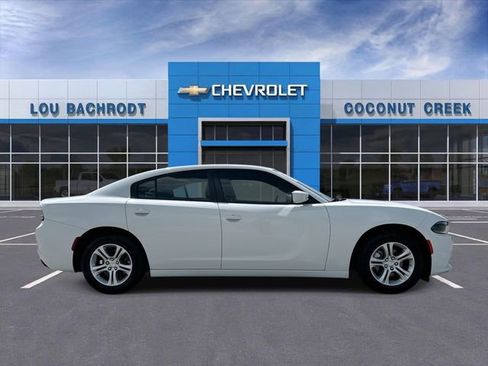 Used 2022 Dodge Charger SXT image 9