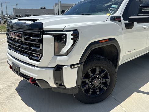 Used 2026 GMC Sierra 2500 AT4 AWD/4WD image 2