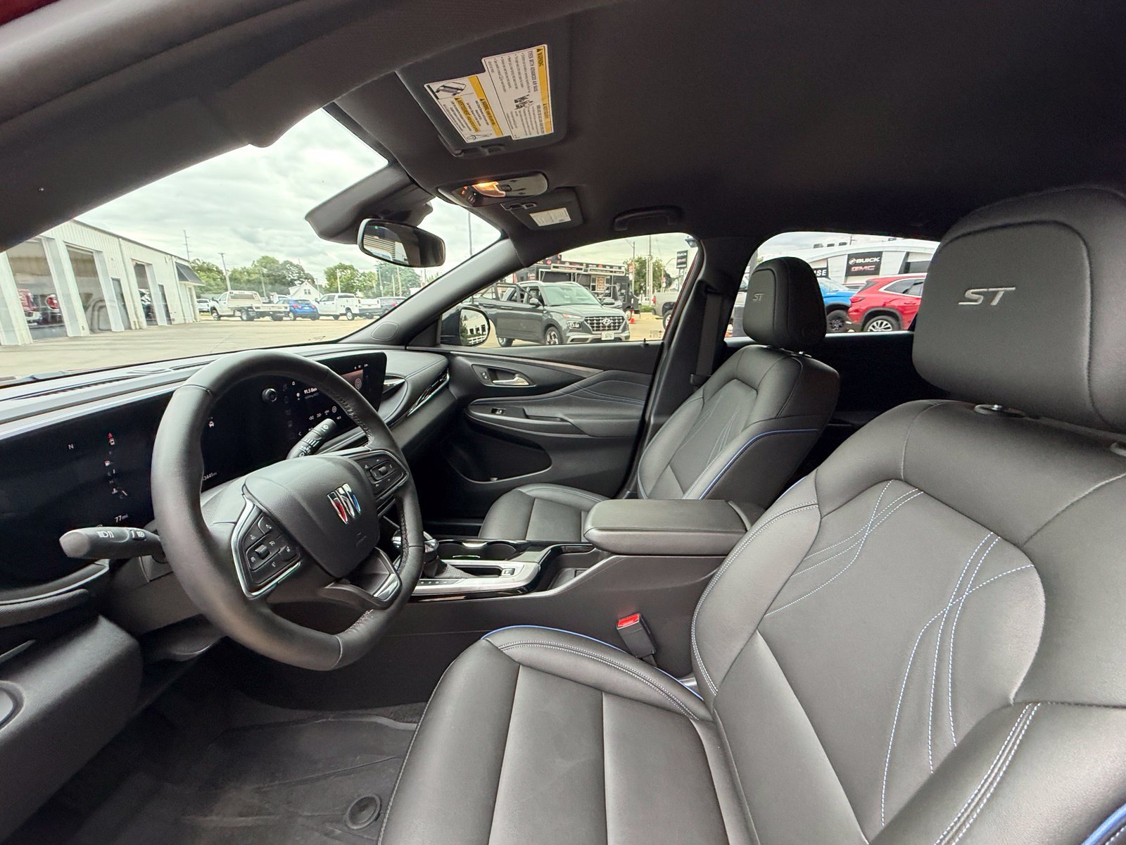 Used 2025 Buick Envista Sport Touring w/ Convenience I Package FWD image 4