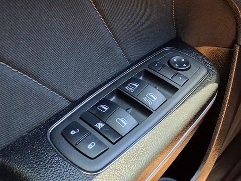 Used 2022 Dodge Charger R/T RWD image 11