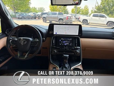 Used 2025 Lexus LX 600 4WD w/ Accessory Package (2T) image 17