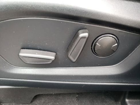 Used 2022 Ford Explorer Limited w/ Equipment Group 301A image 18