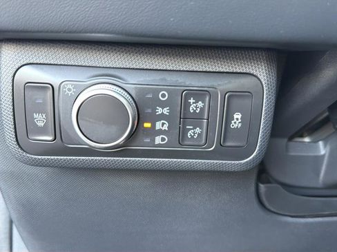 Used 2022 Ford Mustang Mach-E Select image 24