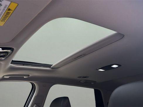 Certified 2025 Hyundai Palisade SEL image 17