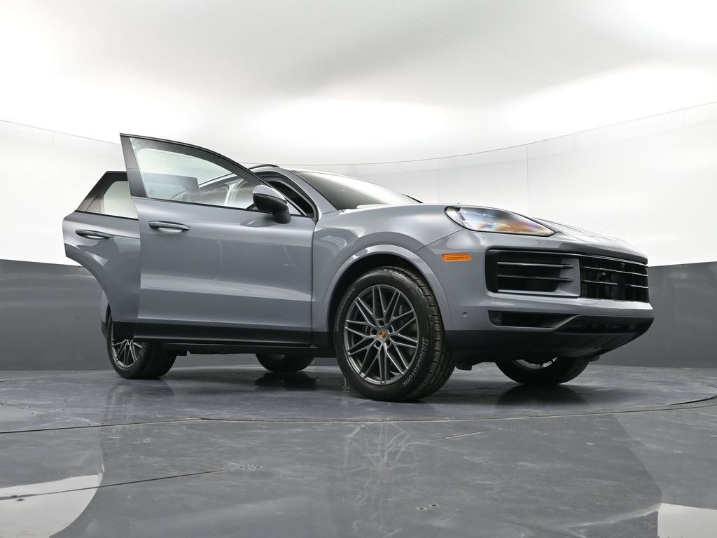 Certified 2026 Porsche Cayenne AWD/4WD image 37