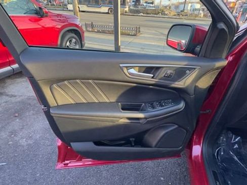 Certified 2023 Ford Edge ST image 9