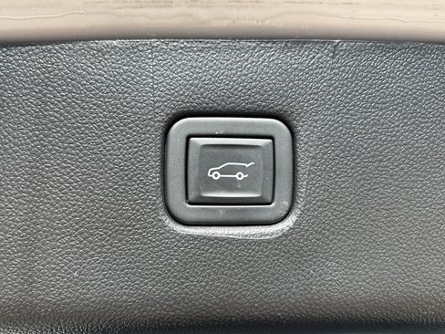 Used 2024 Chevrolet Blazer LT w/ Convenience Package FWD image 4