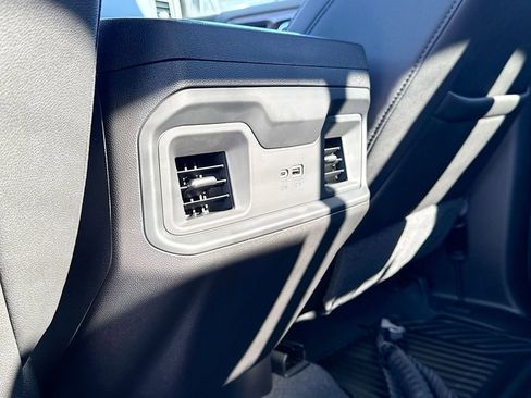 Used 2025 Chevrolet Silverado 1500 LT w/ Leather Package image 32