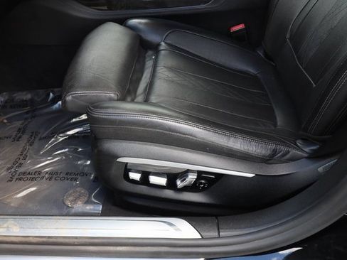 Used 2017 BMW 750i xDrive image 44