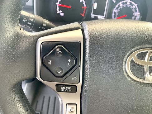 Used 2022 Toyota 4Runner SR5 Premium image 31