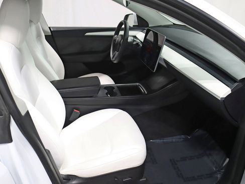 Used 2022 Tesla Model Y Performance image 33