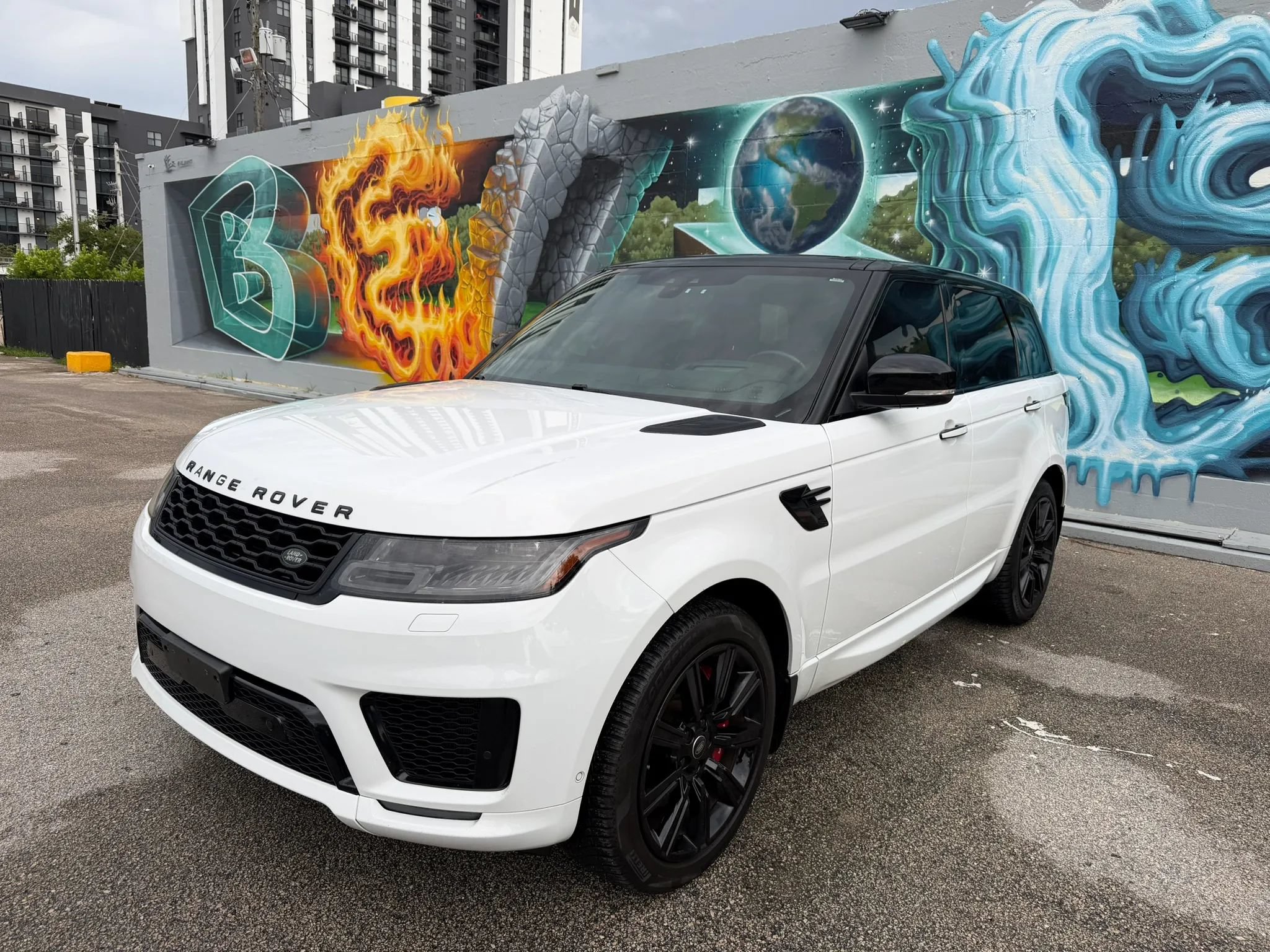 Used 2018 Land Rover Range Rover Sport HSE Dynamic AWD/4WD image 1