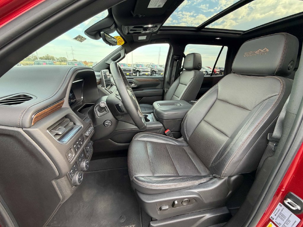Used 2024 Chevrolet Tahoe High Country AWD/4WD image 18