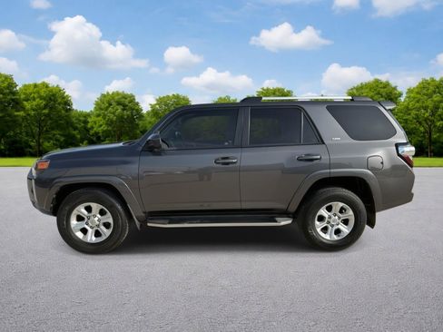 Used 2019 Toyota 4Runner SR5 image 4