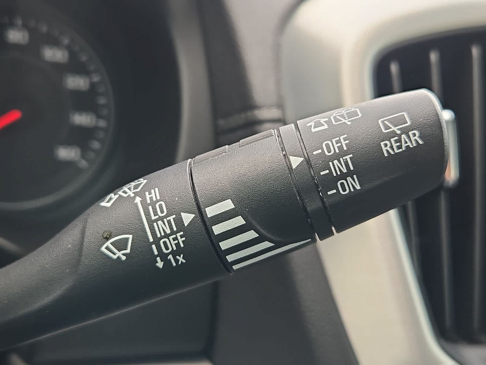 Used 2023 GMC Terrain SLT FWD image 25