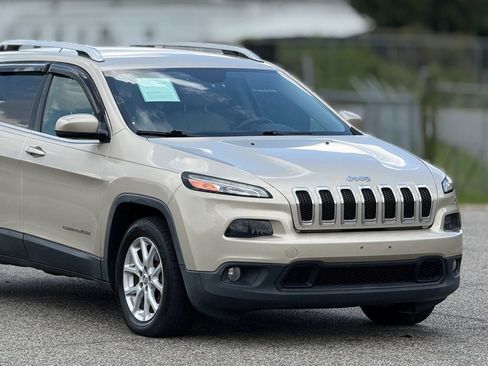 Used 2015 Jeep Cherokee Latitude w/ Comfort/Convenience Group FWD image 15