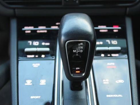 Used 2020 Porsche Cayenne image 13
