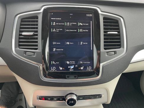 Used 2017 Volvo XC90 T5 Momentum w/ Vision Package AWD/4WD image 22