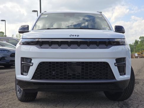 New 2026 Jeep Grand Wagoneer Limited AWD/4WD image 13