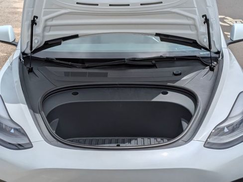 Used 2023 Tesla Model 3 Standard Range image 18