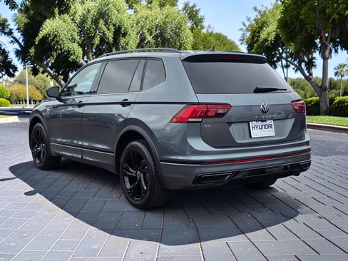 Used 2023 Volkswagen Tiguan SE R-Line FWD image 7