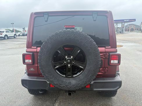 Used 2021 Jeep Wrangler Unlimited Sahara AWD/4WD image 4