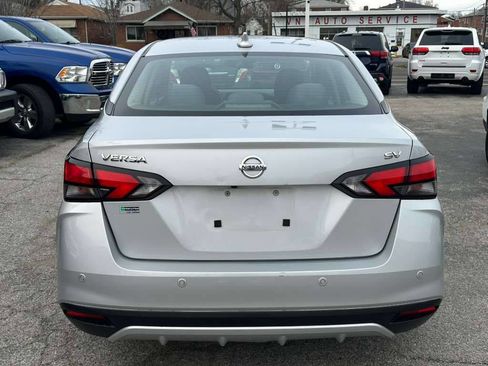 Used 2020 Nissan Versa SV FWD image 9