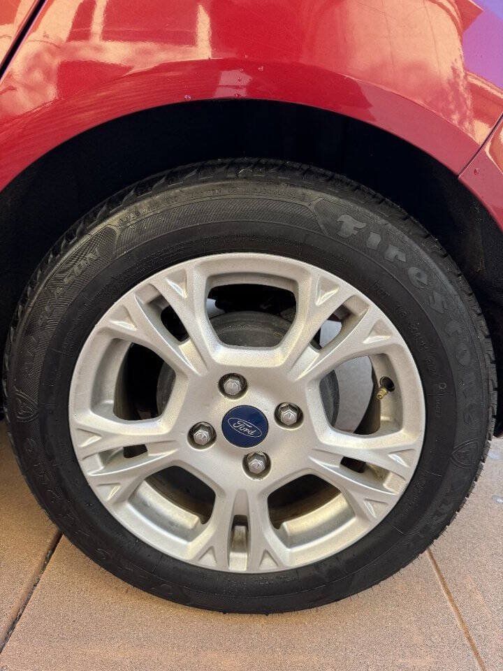 Used 2015 Ford Fiesta SE FWD image 30