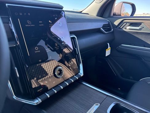 New 2026 GMC Acadia Denali w/ Super Cruise Package image 20