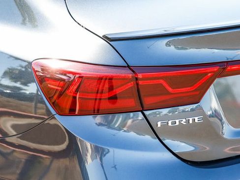 Used 2021 Kia Forte GT-Line w/ GT-Line Premium Package FWD image 10