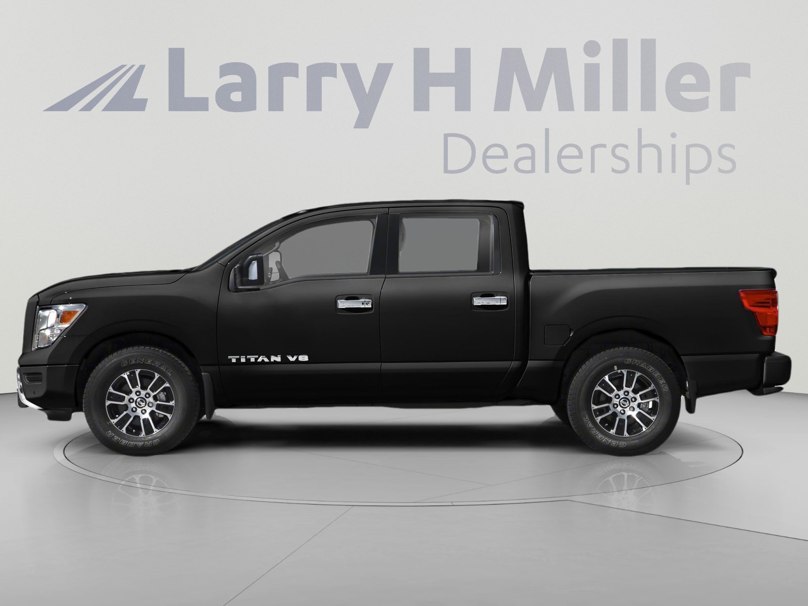 Used 2020 Nissan Titan SV w/ SV Convenience Package AWD/4WD image 3