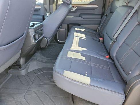 Used 2023 Chevrolet Silverado 1500 High Country w/ Technology Package AWD/4WD image 15