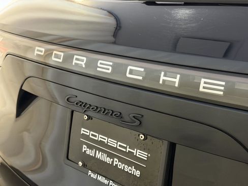 Used 2022 Porsche Cayenne S image 25