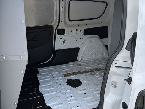 Used 2022 RAM ProMaster City Tradesman FWD image 11