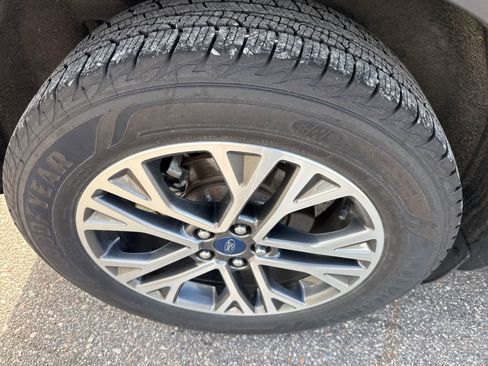 Used 2020 Ford Escape SEL image 11