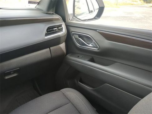 Used 2024 GMC Yukon SLE w/ Gmc Pro Safety Plus Package image 20