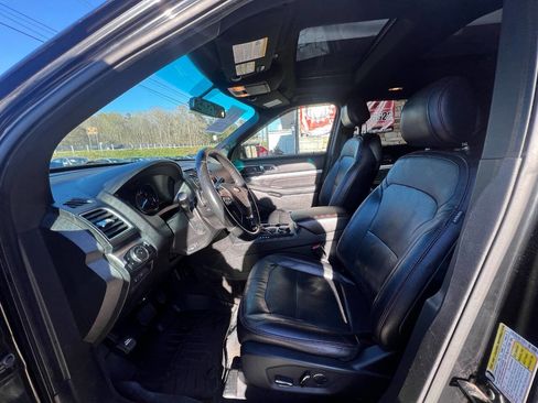 Used 2016 Ford Explorer Sport w/ Equipment Group 401A image 17