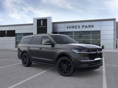 New 2026 Lincoln Navigator Reserve w/ Jet Appearance Package AWD/4WD image 7