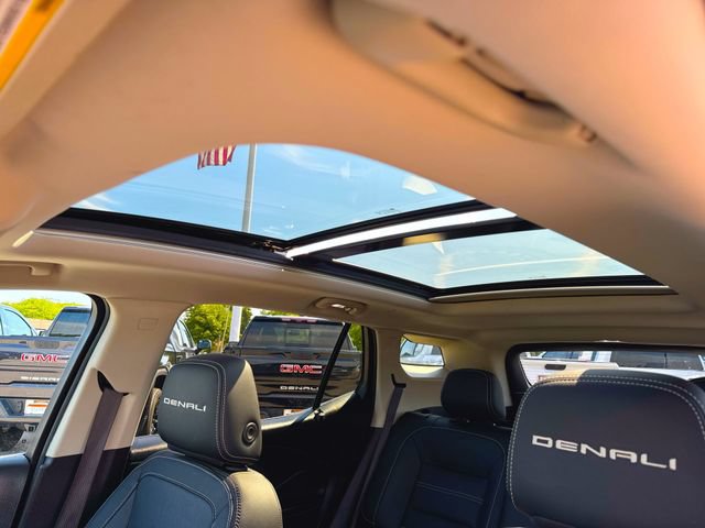 Used 2023 GMC Terrain Denali w/ Denali Premium Package AWD/4WD image 19